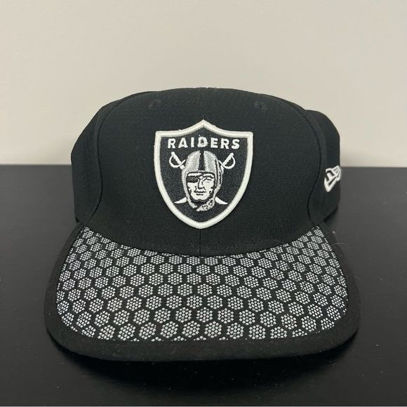 New Era Other - Las Vegas Raiders New Era Hat fitted medium/large black gray bill 39thirty Cap